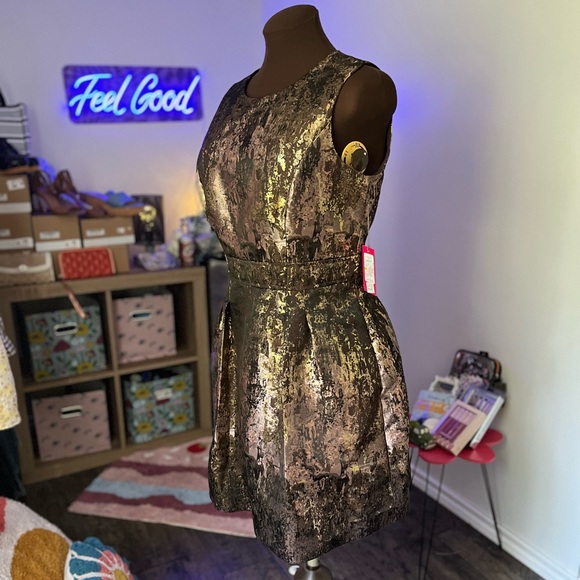 VINCE CAMUTO Metallic A-Line Dress with Slip  & Pockets in Size 14 - Picture 3 of 8